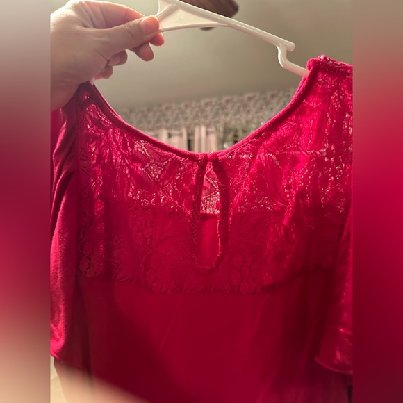 Two cute maternity blouses size small and medium - Picture 5 of 11